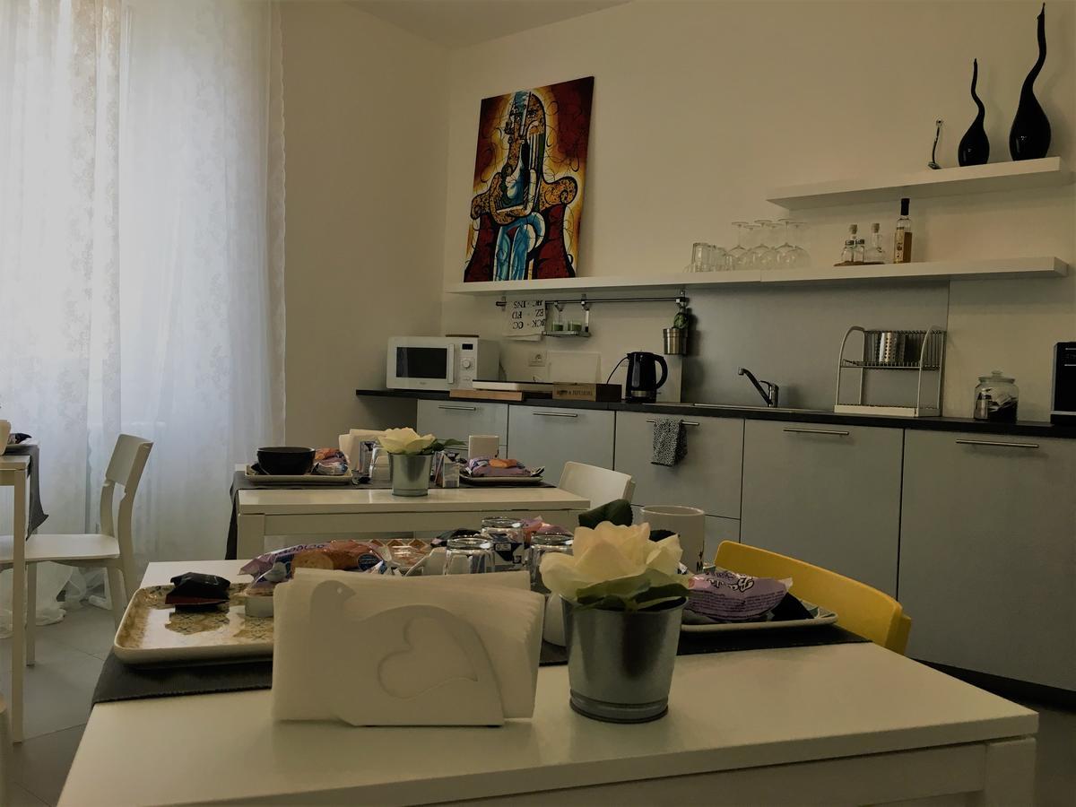 Room Center Station 2 แบร์กาโม ภายนอก รูปภาพ